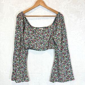 POL Top Crop Shirt Smocked Long Bell Sleeve Floral Green Small Flowy